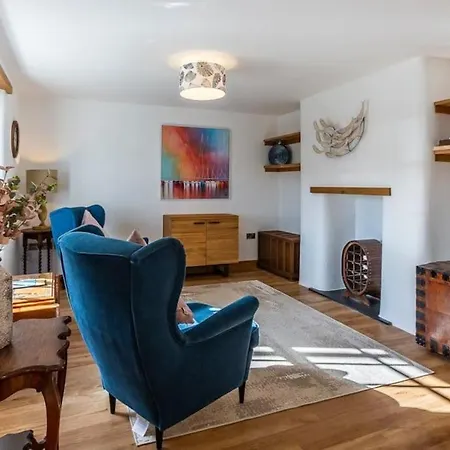 15 The Crescent - Cornwall *