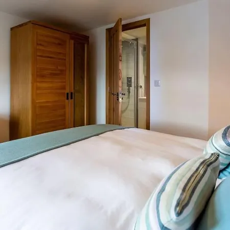15 The Crescent - Cornwall * Bude