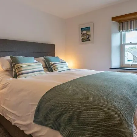 15 The Crescent - Cornwall