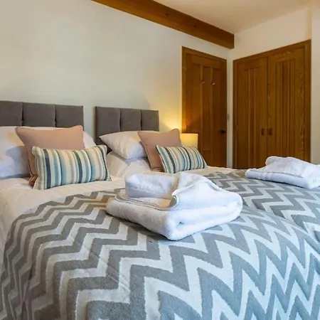 15 The Crescent - Cornwall *